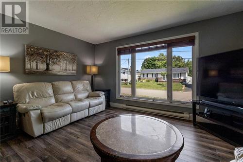 620 Dysart Street, Dieppe, NB - Indoor Photo Showing Living Room