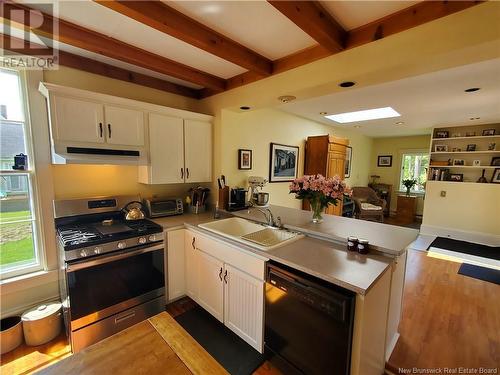 76 Princess Royal Street, Saint Andrews, NB - Indoor Photo Showing Kitchen With Double Sink