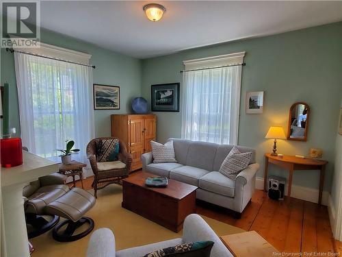 76 Princess Royal Street, Saint Andrews, NB - Indoor Photo Showing Living Room