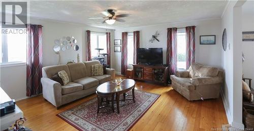 235 Highfield Avenue, Saint John, NB - Indoor Photo Showing Living Room