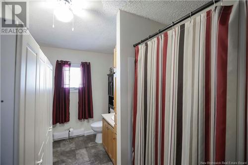 235 Highfield Avenue, Saint John, NB - Indoor Photo Showing Bathroom