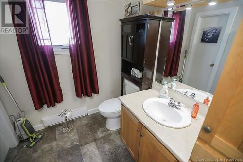 235 Highfield Avenue, Saint John, NB - Indoor Photo Showing Bathroom