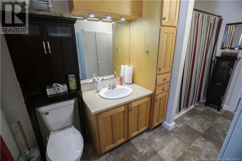 235 Highfield Avenue, Saint John, NB - Indoor Photo Showing Bathroom