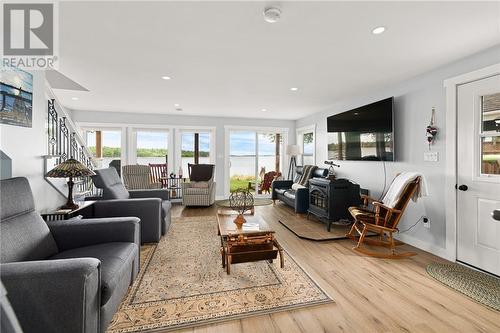 300 Pointe Des Georges, Aldouane, NB - Indoor Photo Showing Living Room