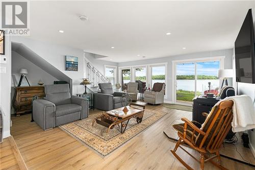 300 Pointe Des Georges, Aldouane, NB - Indoor Photo Showing Living Room