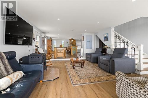 300 Pointe Des Georges, Aldouane, NB - Indoor Photo Showing Living Room