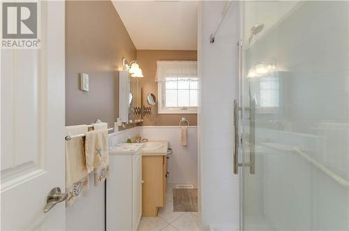 96 Hennessey Road, Moncton, NB - Indoor Photo Showing Bathroom