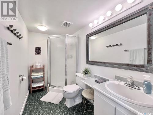 5 Poplar Place, Outlook, SK - Indoor Photo Showing Bathroom