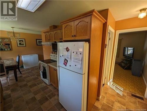 26 Melanson, Bathurst, NB - Indoor Photo Showing Kitchen