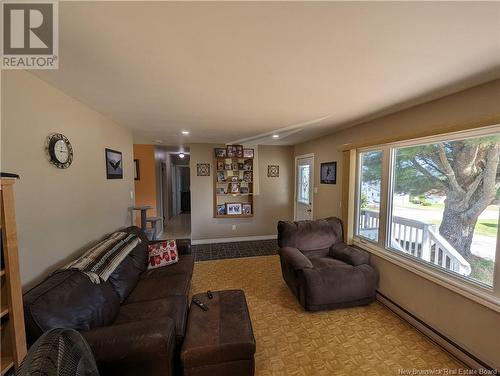 26 Melanson, Bathurst, NB - Indoor Photo Showing Living Room