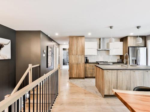 Cuisine - 118 Rue Des Cuivres, Saint-Colomban, QC - Indoor Photo Showing Kitchen With Upgraded Kitchen