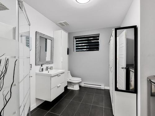 Salle de bains - 118 Rue Des Cuivres, Saint-Colomban, QC - Indoor Photo Showing Bathroom