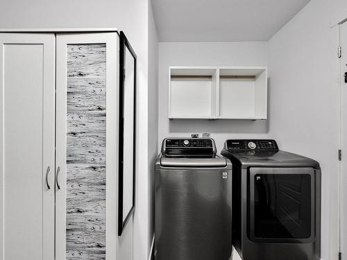 Salle de bains - 118 Rue Des Cuivres, Saint-Colomban, QC - Indoor Photo Showing Laundry Room