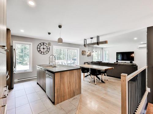 Kitchen - 118 Rue Des Cuivres, Saint-Colomban, QC - Indoor