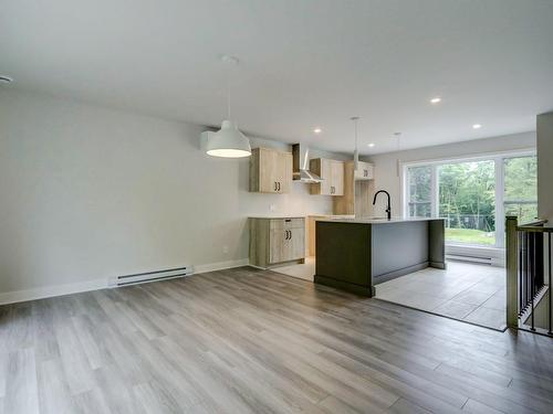 Dining room - 100 12E Avenue, Saint-Hippolyte, QC - Indoor Photo Showing Kitchen