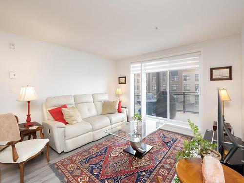 Living room - 307-3167 Boul. De La Gare, Vaudreuil-Dorion, QC - Indoor Photo Showing Living Room