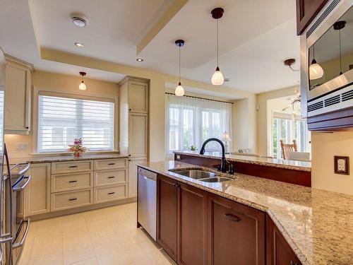 Kitchen - 26-794 Rue Jean-Deslauriers, Boucherville, QC - Indoor Photo Showing Kitchen With Double Sink With Upgraded Kitchen