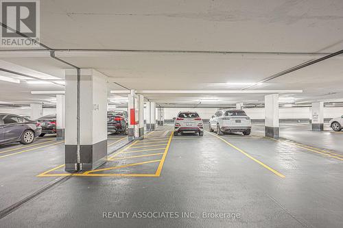 706 - 131 Upper Duke Crescent, Markham, ON - Indoor Photo Showing Garage