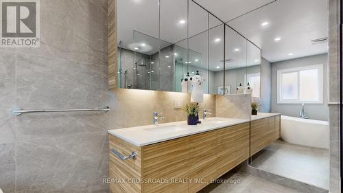 11 Lina Marra Drive, Vaughan (Patterson), ON - Indoor Photo Showing Bathroom