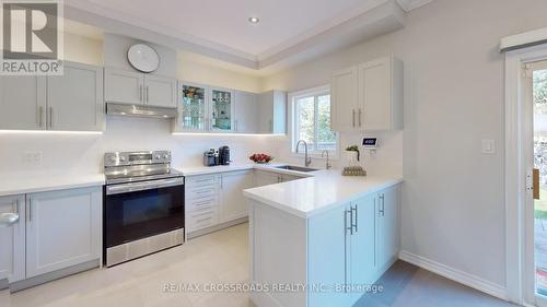 11 Lina Marra Drive, Vaughan (Patterson), ON - Indoor Photo Showing Kitchen