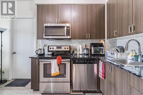 306 - 22 East Haven Drive, Toronto (Birchcliffe-Cliffside), ON - Indoor Photo Showing Kitchen With Upgraded Kitchen