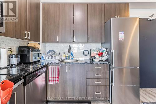 306 - 22 East Haven Drive, Toronto (Birchcliffe-Cliffside), ON - Indoor Photo Showing Kitchen