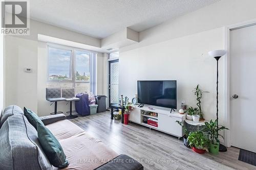 306 - 22 East Haven Drive, Toronto (Birchcliffe-Cliffside), ON - Indoor Photo Showing Living Room