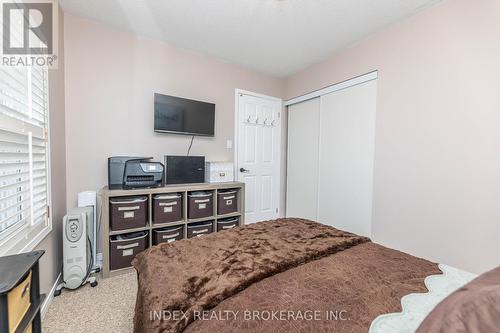 1 - 575 Steeple Hill, Pickering, ON - Indoor Photo Showing Bedroom