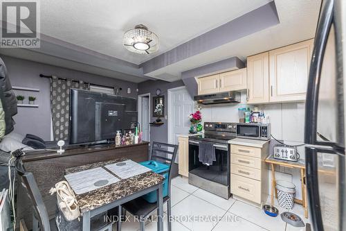 1 - 575 Steeple Hill, Pickering, ON - Indoor Photo Showing Kitchen