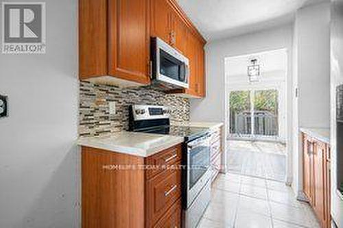 37 Frontier Pathway, Toronto (Malvern), ON - Indoor Photo Showing Kitchen