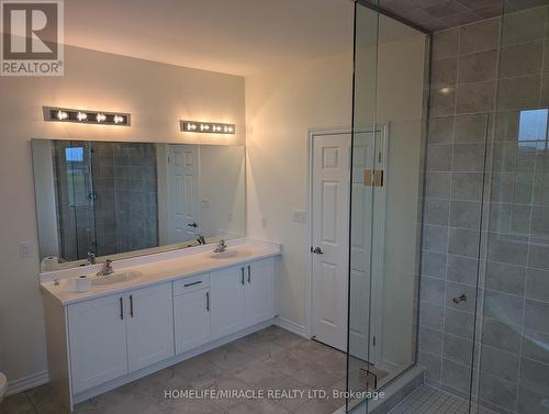 905 Rexton Drive, Oshawa, ON - Indoor Photo Showing Bathroom