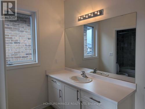 905 Rexton Drive, Oshawa, ON - Indoor Photo Showing Bathroom