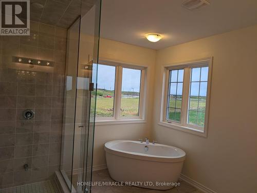 905 Rexton Drive, Oshawa, ON - Indoor Photo Showing Bathroom