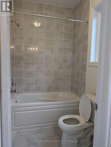 905 Rexton Drive, Oshawa, ON - Indoor Photo Showing Bathroom