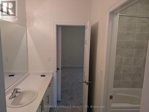 905 Rexton Drive, Oshawa, ON - Indoor Photo Showing Bathroom