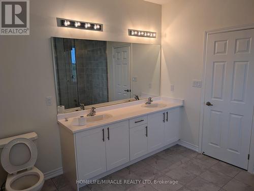 905 Rexton Drive, Oshawa, ON - Indoor Photo Showing Bathroom