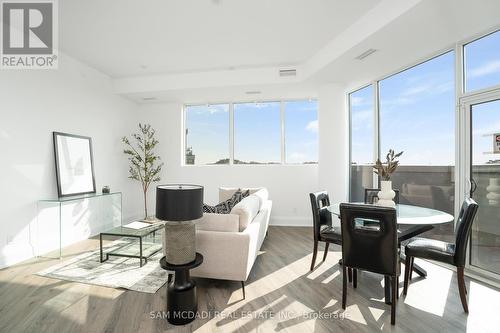 601 - 1316 Kingston Road, Toronto (Birchcliffe-Cliffside), ON - Indoor Photo Showing Dining Room