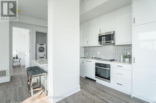 601 - 1316 Kingston Road, Toronto (Birchcliffe-Cliffside), ON - Indoor Photo Showing Kitchen