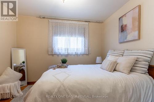 15 Riant Street, Toronto (Scarborough Village), ON - Indoor Photo Showing Bedroom