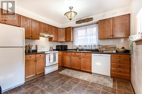 15 Riant Street, Toronto (Scarborough Village), ON - Indoor Photo Showing Kitchen