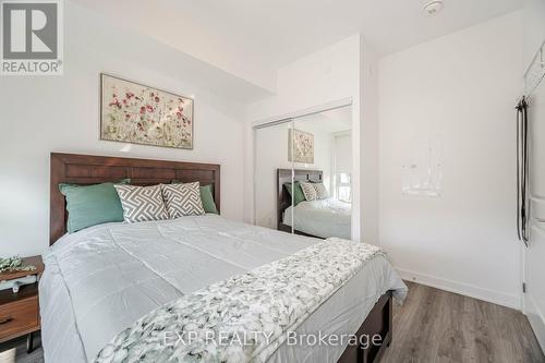 813 - 100 Eagle Rock Way, Vaughan, ON - Indoor Photo Showing Bedroom