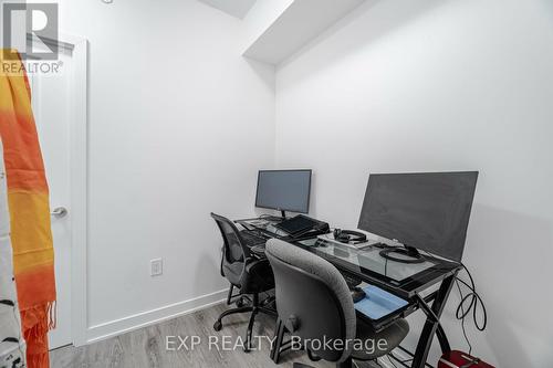 813 - 100 Eagle Rock Way, Vaughan, ON - Indoor Photo Showing Office