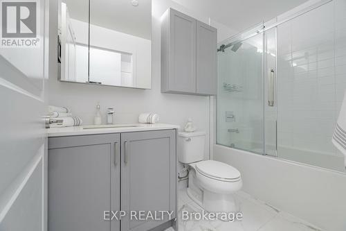 813 - 100 Eagle Rock Way, Vaughan (Maple), ON - Indoor Photo Showing Bathroom