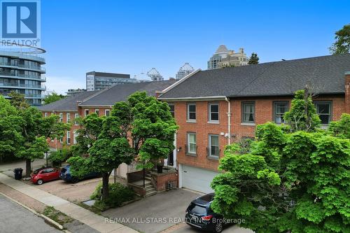 11 Mallingham Court, Toronto (Willowdale East), ON - Outdoor