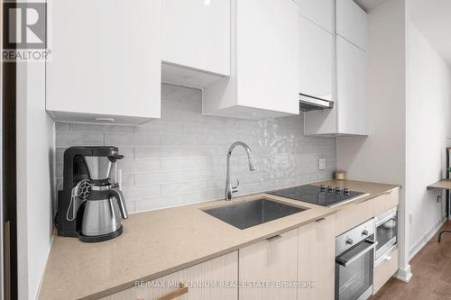 Ph16 - 195 Redpath Avenue N, Toronto (Mount Pleasant East), ON - Indoor Photo Showing Kitchen With Upgraded Kitchen