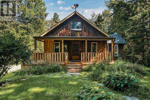 5 Chateau Place, Kawartha Lakes, ON - Outdoor With Deck Patio Veranda