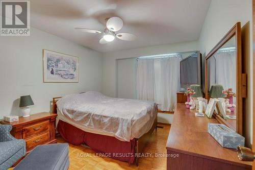 106 Dearborn Avenue, London, ON - Indoor Photo Showing Bedroom