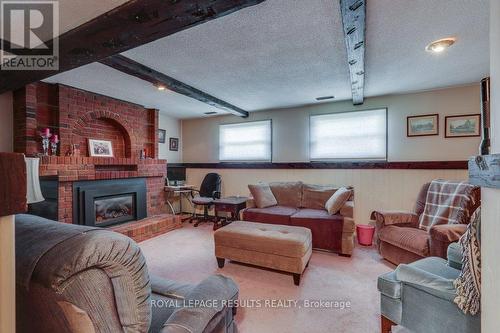 106 Dearborn Avenue, London, ON - Indoor Photo Showing Living Room With Fireplace