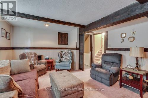 106 Dearborn Avenue, London, ON - Indoor Photo Showing Living Room