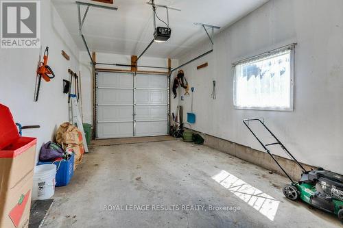 106 Dearborn Avenue, London, ON - Indoor Photo Showing Garage